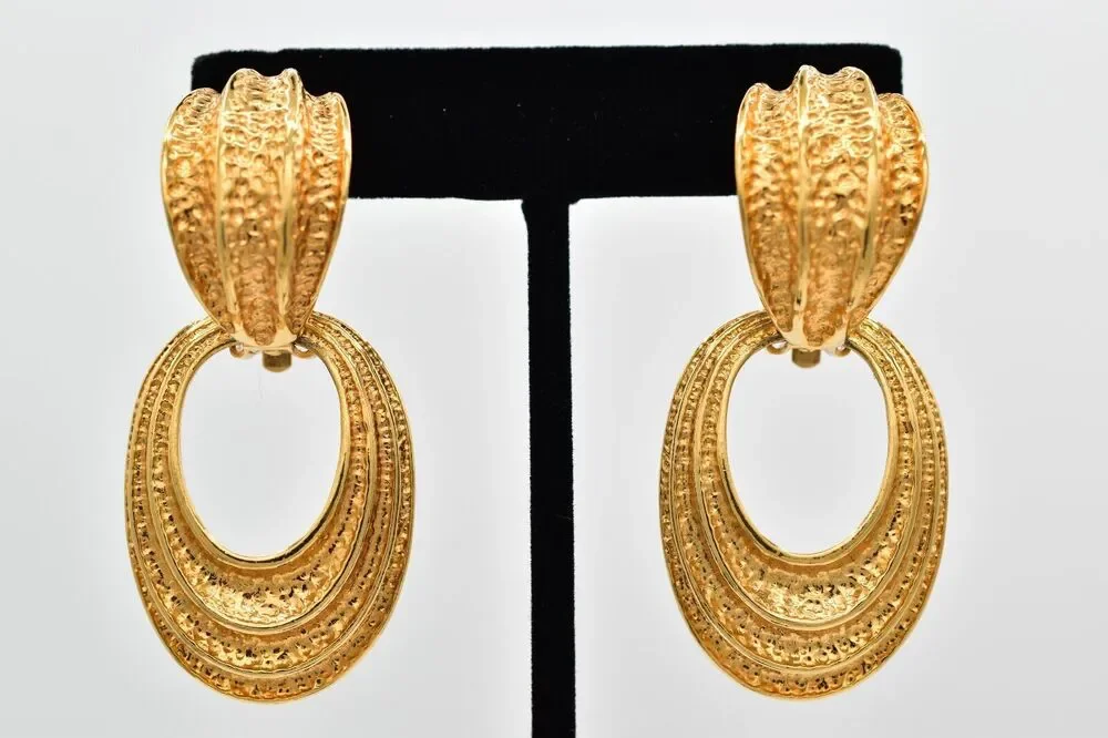 Avon Vintage Chunky Clip On Earrings Textured Dangle Gold Knocker Signed BinBK